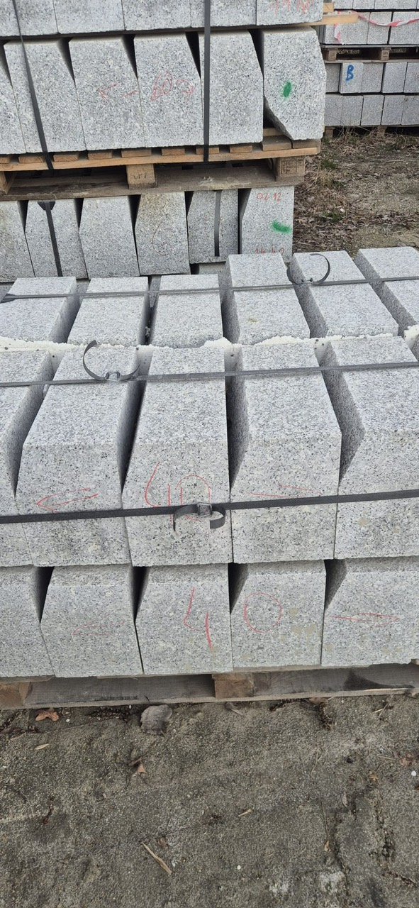 Krawężnik granitowy