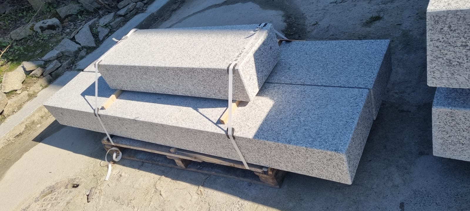 Stopnie schodowe granit